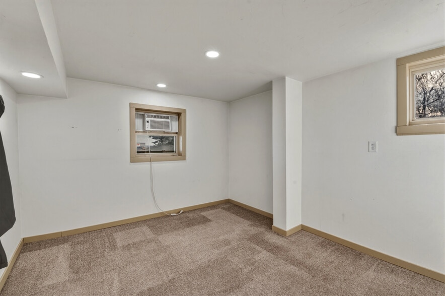 More Photos Of 3450 Mid Valley Dr, De Pere Flex For Sale