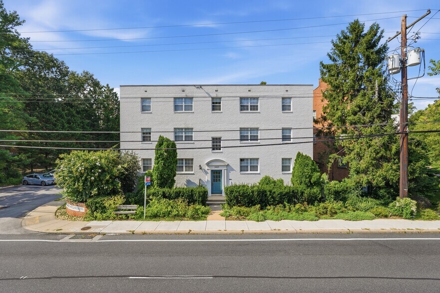 More Photos Of 3405 University Blvd W, Kensington Apartments For Sale