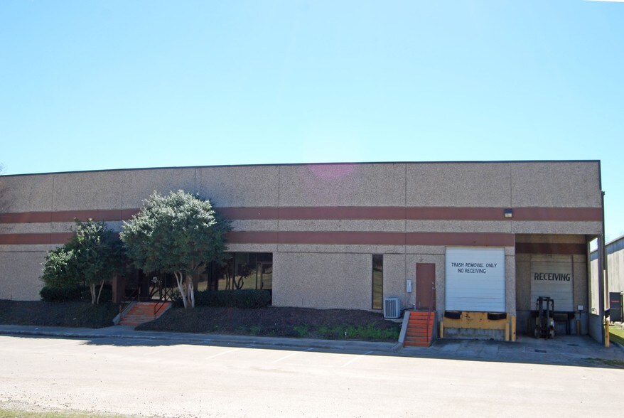 More Photos Of 1410 Vinylex Dr, Carrollton Manufacturing For Lease
