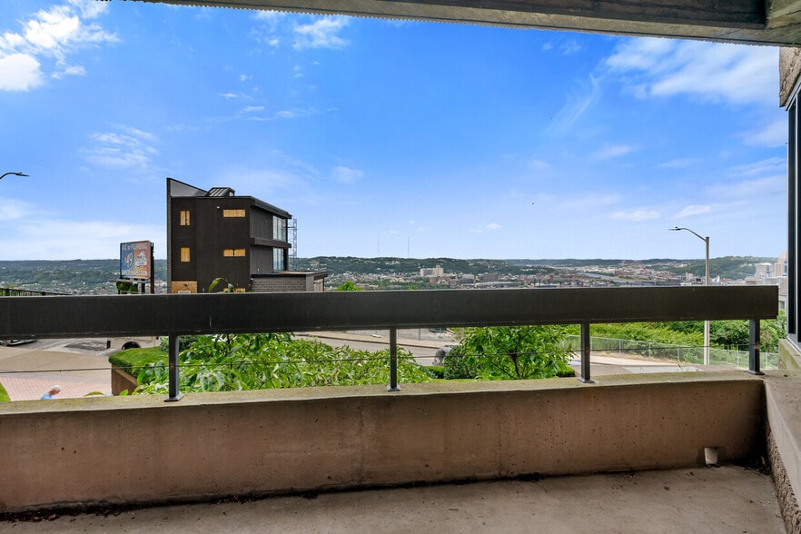 More Photos Of 1301 Grandview Ave, Pittsburgh Office For Lease