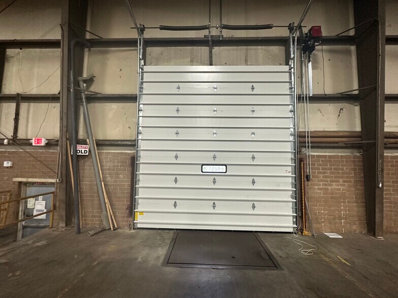 More Photos Of 4250-4276 Strausser St NW, Canton Warehouse For Lease