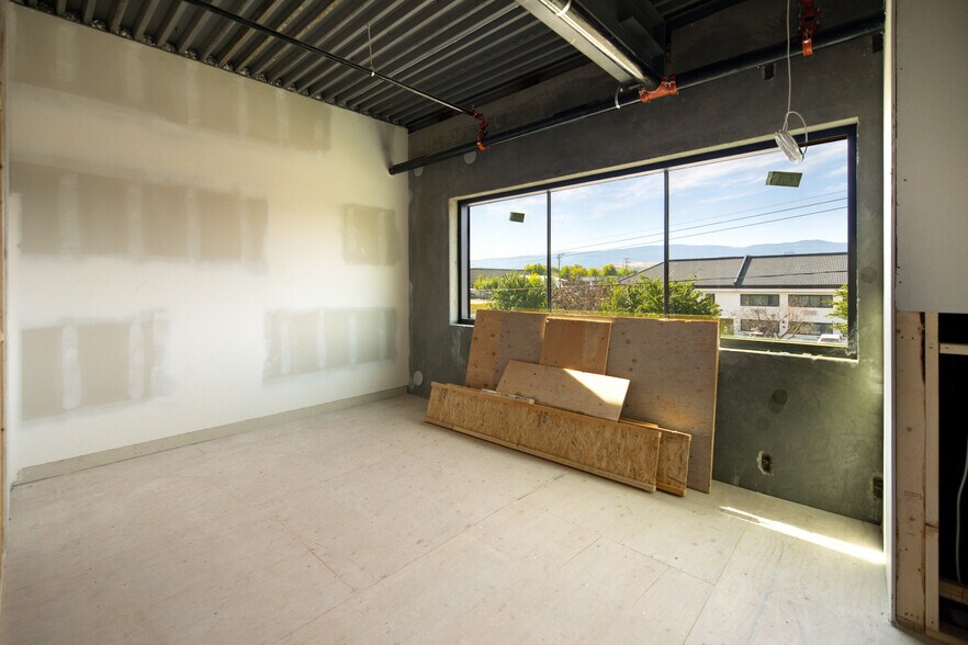 More Photos Of 3101 45 Av, Vernon Warehouse For Sale