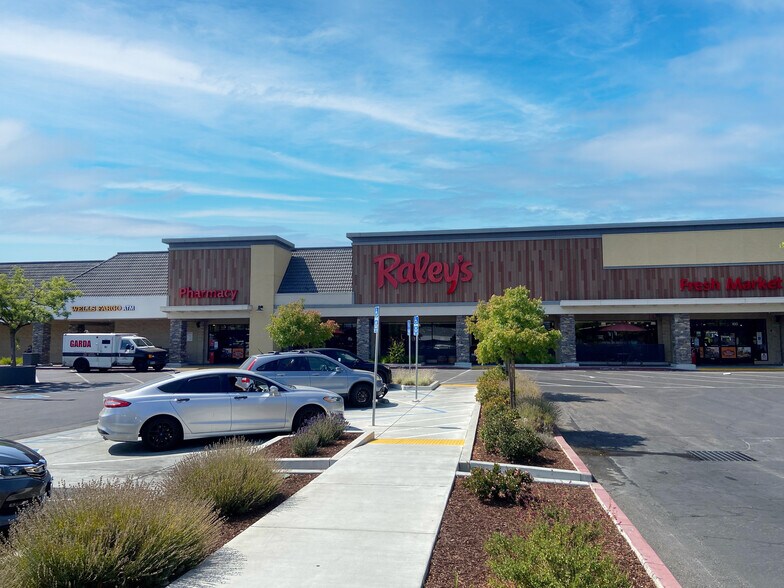 More Photos Of 15-190 Raleys Towne Ctr, Rohnert Park Unknown For Lease