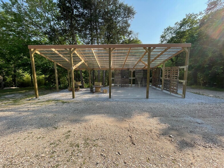 More Photos Of 2798 Highway 23 N, Eureka Springs Garden Center For Sale