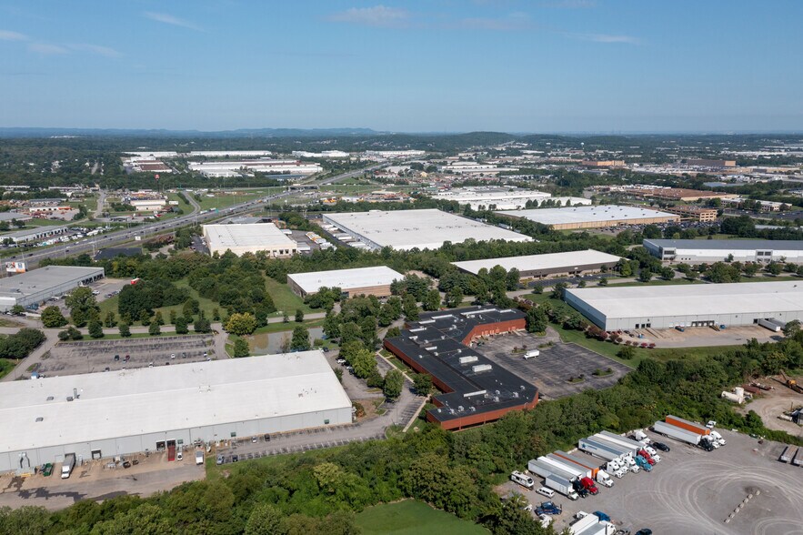 More Photos Of 305 Tech Park Dr, La Vergne Light Manufacturing For Lease