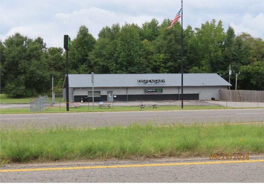 Primary Photo Of 2000 Martin Luther King Jr Dr, Helena Drugstore For Sale