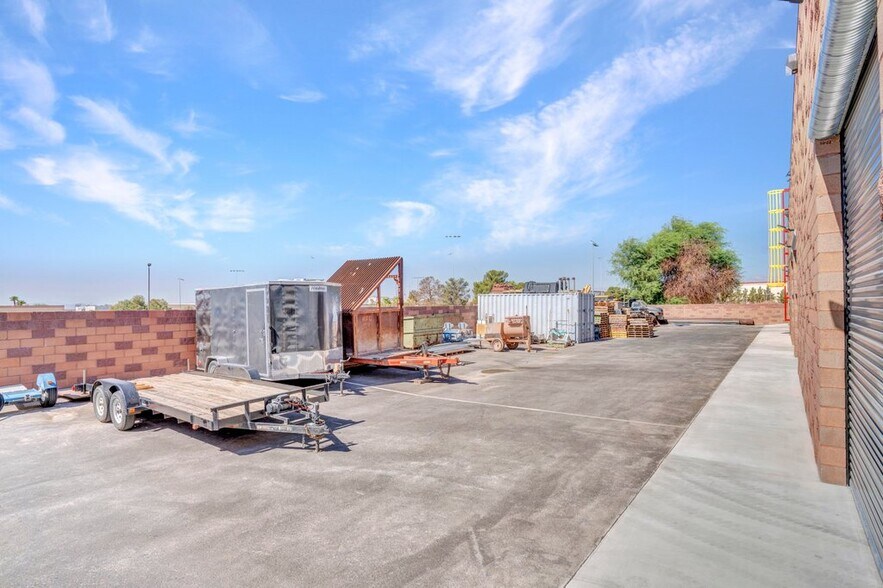 More Photos Of 5041 Cheyenne ave, Las Vegas Warehouse For Lease