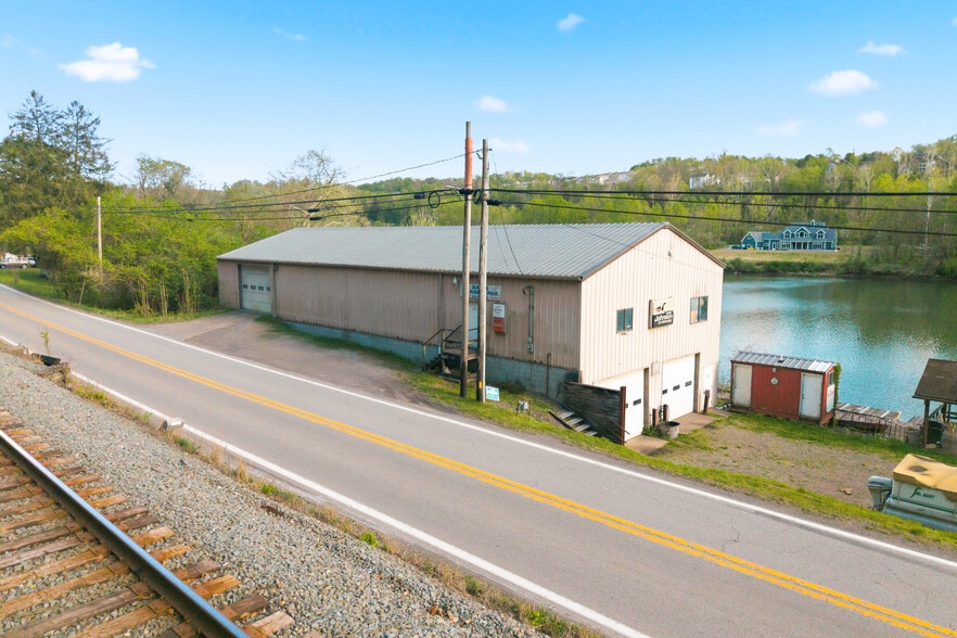 More Photos Of 490 Fort Martin Rd, Maidsville Flex For Sale