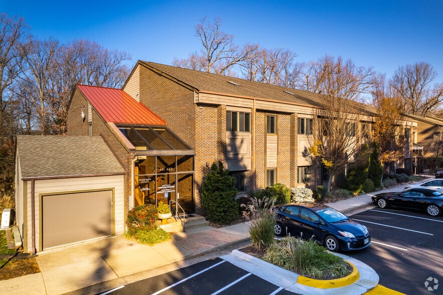 More Photos Of 423-491 Carlisle Dr, Herndon Unknown For Lease