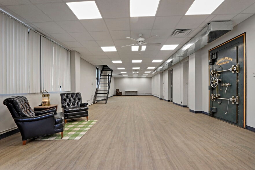 More Photos Of 1346 54th St, Kenosha Warehouse For Sale