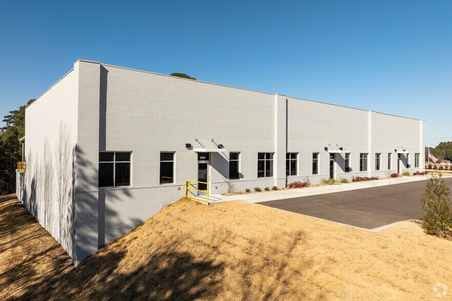 More Photos Of 11 Remington Dr, Little Rock Showroom For Lease