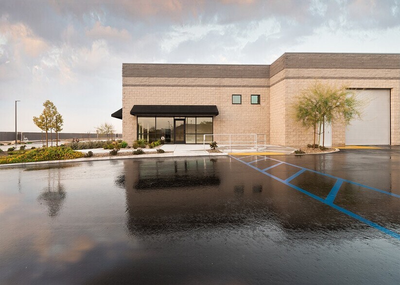 More Photos Of 6906-6936 McCutchen Rd, Bakersfield Unknown For Lease