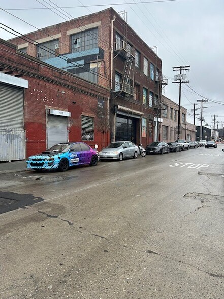 Primary Photo Of 615 S Anderson St, Los Angeles Manufacturing For Lease