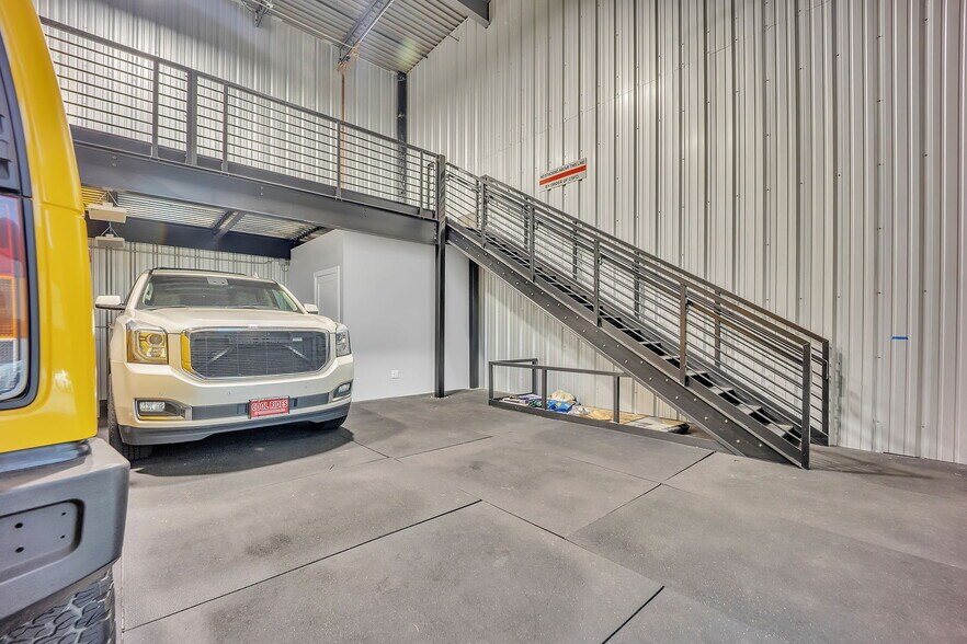 More Photos Of 1925 Deer Creek Rd, Monument Showroom For Sale