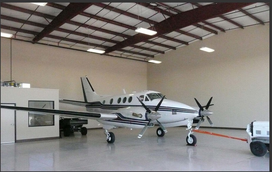 More Photos Of 5655 S Sossaman Rd, Mesa Airplane Hangar For Sale