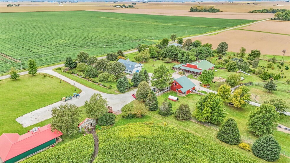 More Photos Of 1356 County Road 2900 N, Rantoul Specialty For Sale