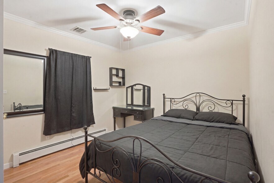 More Photos Of 106 Newport Bridge Rd, Warwick Multifamily For Sale