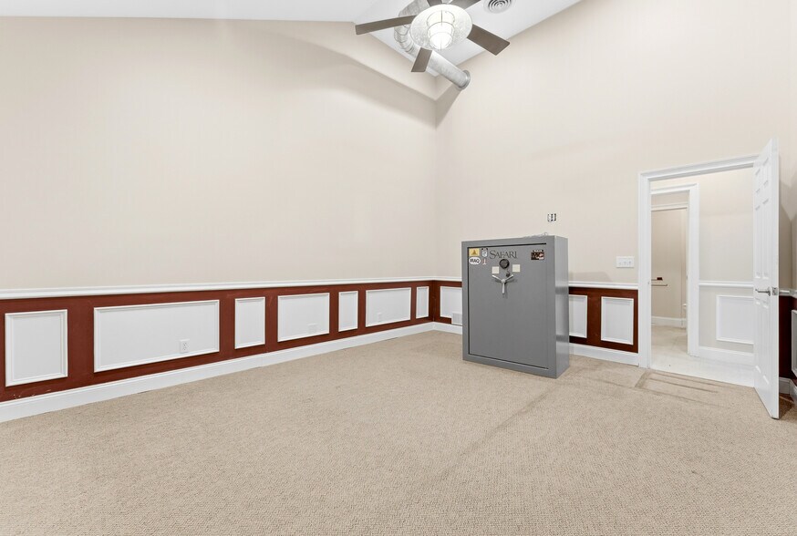 More Photos Of 351 Scotts Run Rd, Maidsville Office Residential For Lease