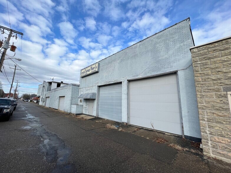 More Photos Of 145 1st Dr NE, New Philadelphia Flex For Lease