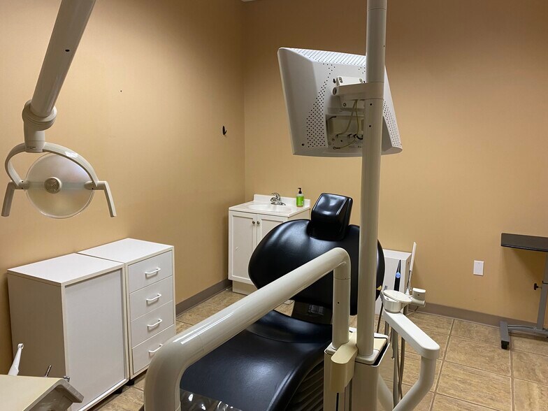 More Photos Of 1001 S FM-270, League City Unknown For Lease