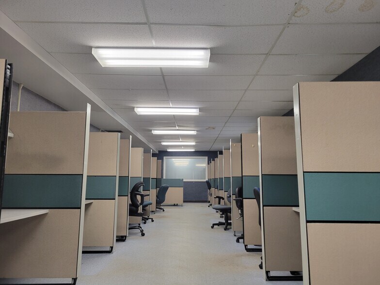 More Photos Of 42 Westlake Ave, Auburn Office For Lease