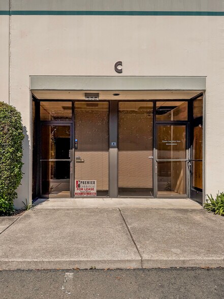 More Photos Of 260 Link Rd, Fairfield Warehouse For Lease