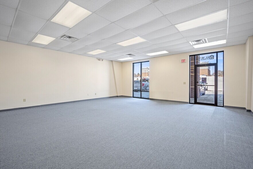 More Photos Of 5500 NW Johnston Dr, Johnston Flex For Lease