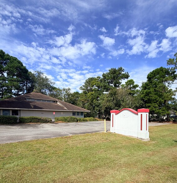 More Photos Of 8028 Myrtle Trace Dr, Conway Medical For Lease