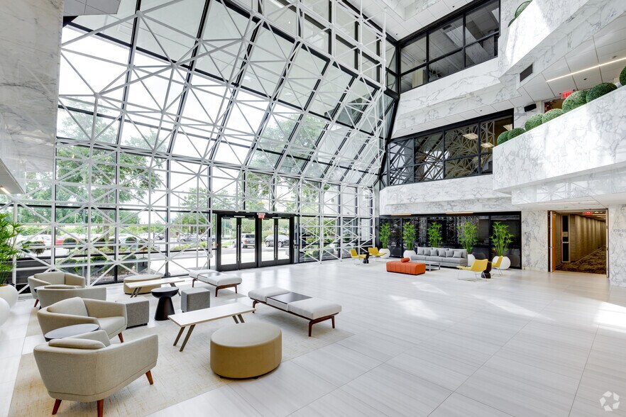 More Photos Of 901 North Lake Destiny Rd, Maitland Office For Lease