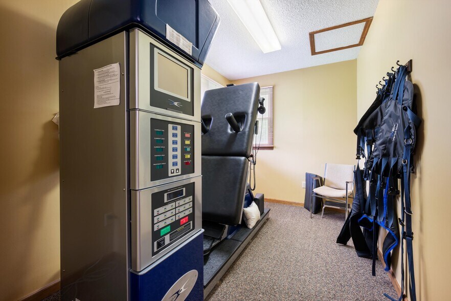 More Photos Of 290 Church St, Saratoga Springs Office For Sale