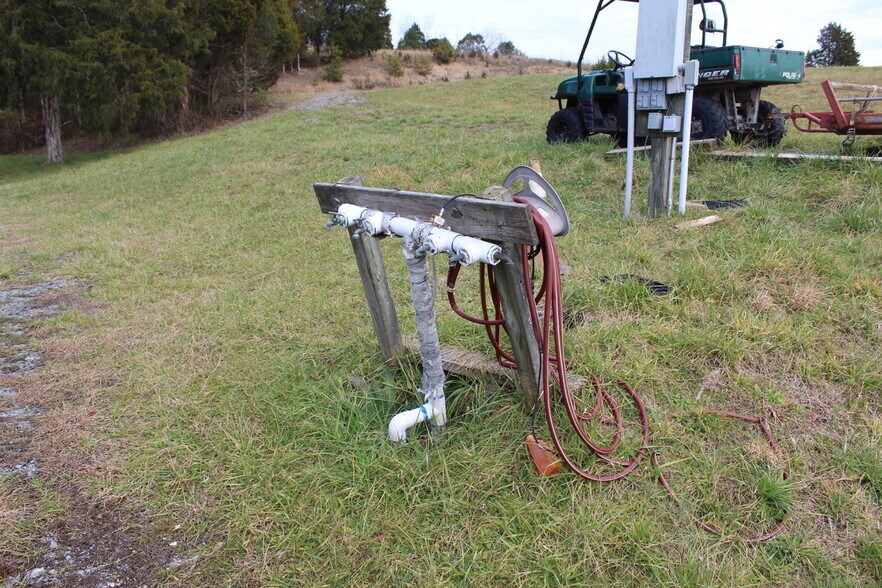 More Photos Of 100 Sportsway Dr, Bristol Trailer Camper Park For Sale