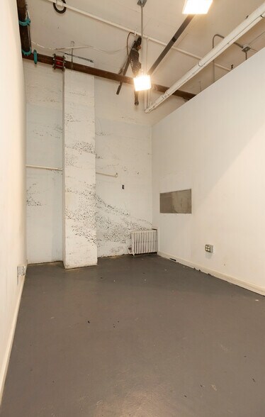 More Photos Of 3516 Fremont Pl N, Seattle General Retail For Lease