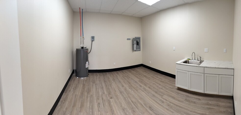 More Photos Of 11501-11573 E 63rd St, Raytown Unknown For Lease