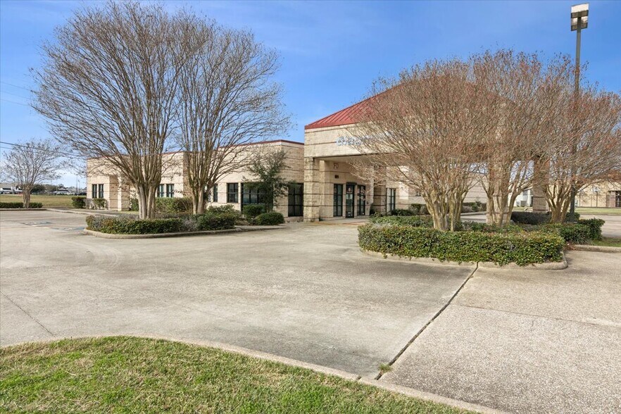 More Photos Of 3445 Regional Dr, Port Arthur Medical For Lease