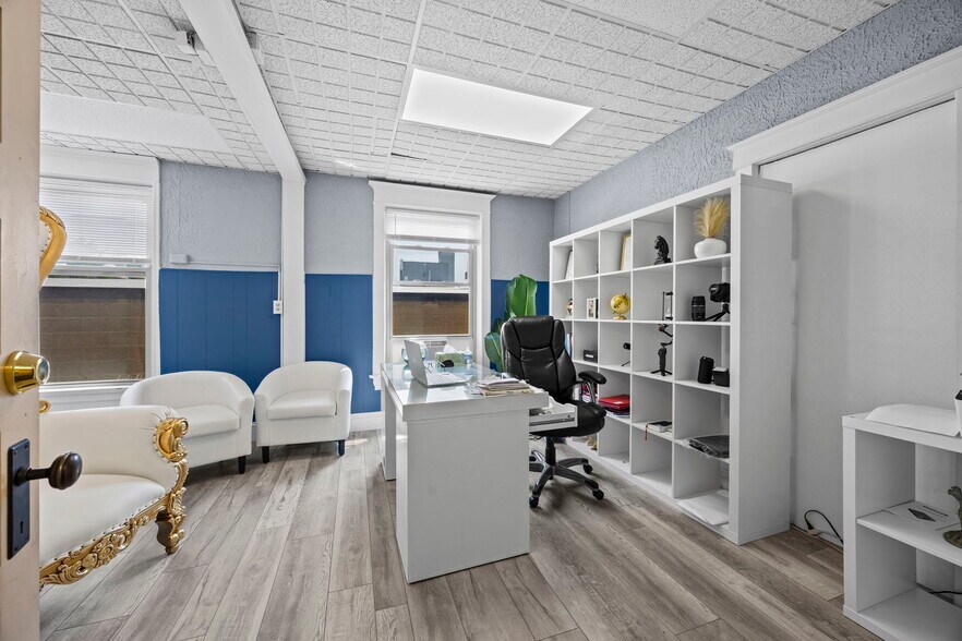 More Photos Of 1533 University Ave W, Saint Paul General Retail For Sale