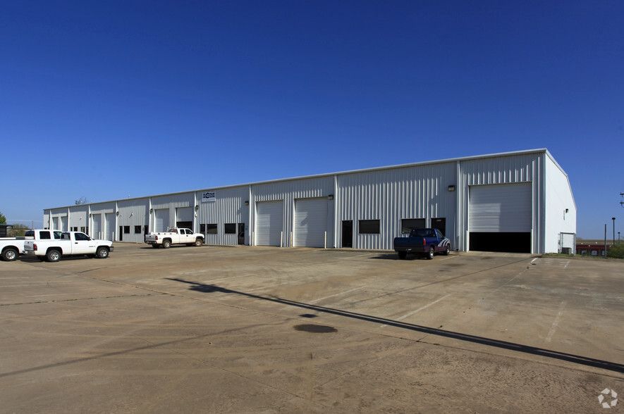 Primary Photo Of 4121-4137 W Reno Ave, Oklahoma City Warehouse For Lease