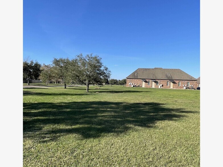 More Photos Of Lake Rd, Lake Jackson Land For Sale