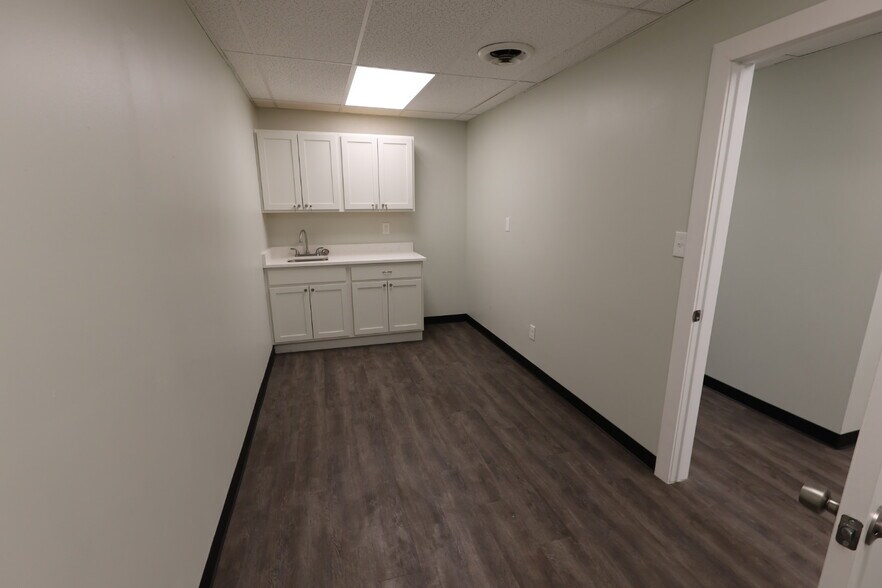 More Photos Of 1312 Federal St, Pittsburgh Medical For Lease
