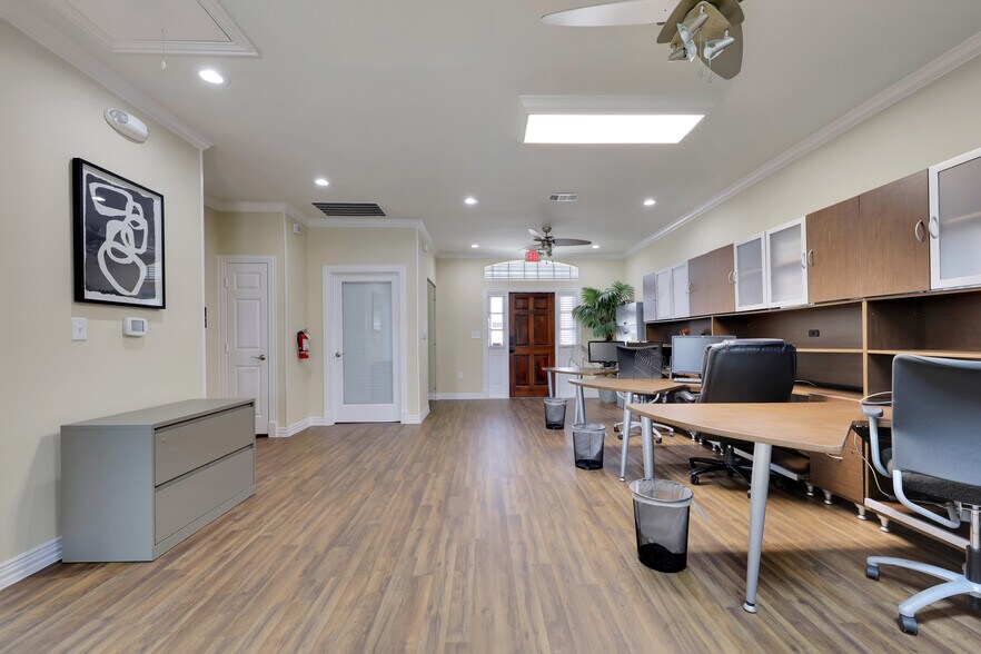 More Photos Of 860 Hebron Pky, Lewisville Medical For Sale