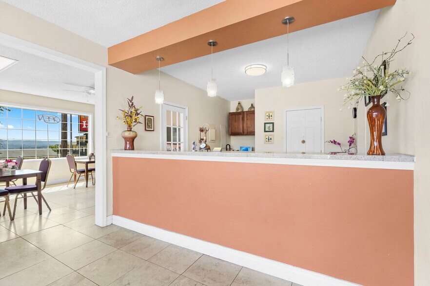 More Photos Of 1325 W Highway 76, Branson Hotel For Sale