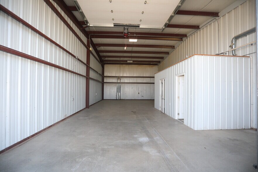 More Photos Of 8450 E Trade Center Dr, Columbia Showroom For Lease
