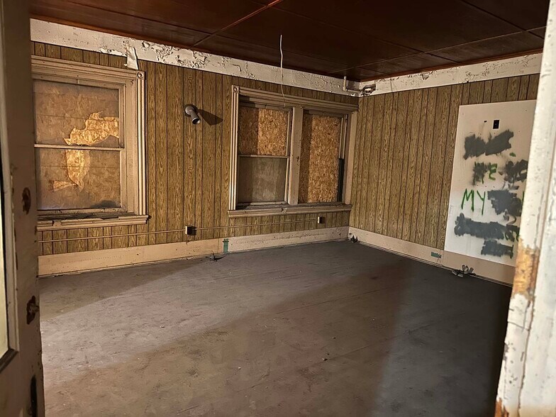 More Photos Of 400 N 6th Ave, Scranton Office For Sale