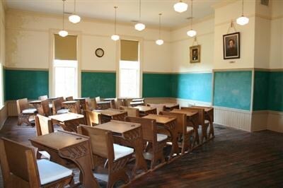 More Photos Of 701-709 N Chestnut St, Dresden Office For Lease