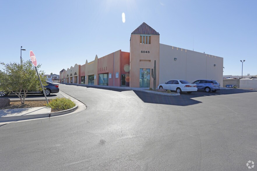 More Photos Of 5045 Rogers St, Las Vegas Showroom For Lease