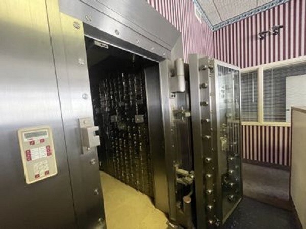 More Photos Of 2230 N Fares Ave, Evansville Freestanding For Lease