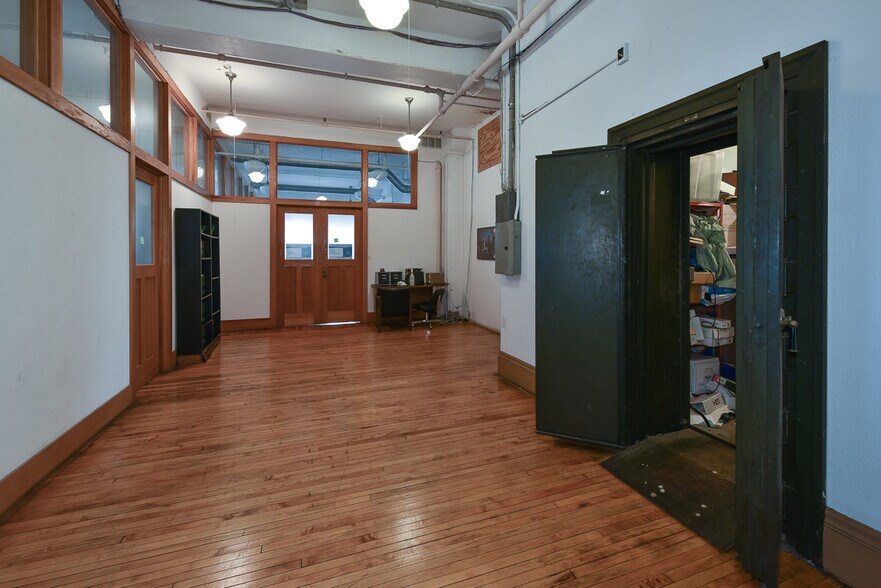 More Photos Of 4403 St Clair Ave, Cleveland Coworking Space