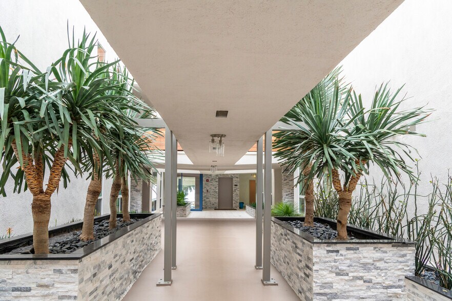 More Photos Of 901 Ocean Ave, Santa Monica Apartments For Sale