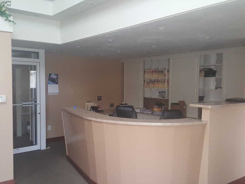 More Photos Of 2475-2479 Oakmont Way, Eugene Medical For Lease