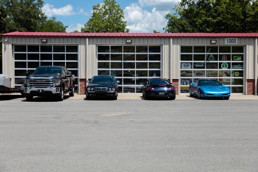 More Photos Of 700 Business Park Dr, Morgantown Showroom For Lease