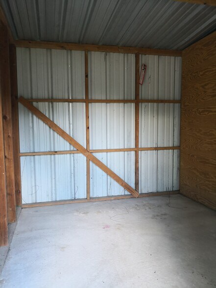 More Photos Of 722 Plum Grove Rd, Cleveland Self Storage For Lease